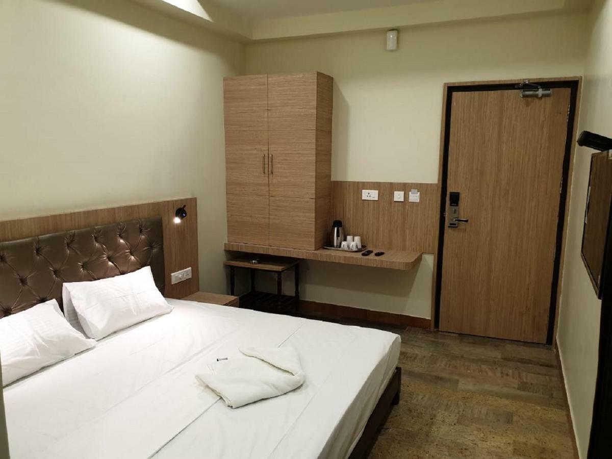 Amutham Residency Hotel Tiruchirappalli Buitenkant foto